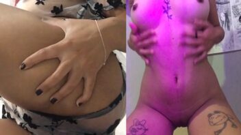 Moonzinha foi flagrada em vídeo caseiro se masturbando e o conteúdo vazou na internet.