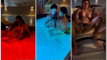 Brena Barbosa e Debora Peixoto em cena de sexo lésbico no Privacy
