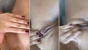 Geisy Arruda em um vídeo no OnlyFans se exibindo na banheira e se tocando de forma íntima
