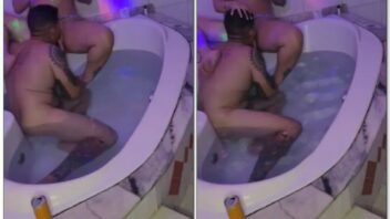 Joice Muller curtindo uma deliciosa sessão de sexo oral na banheira