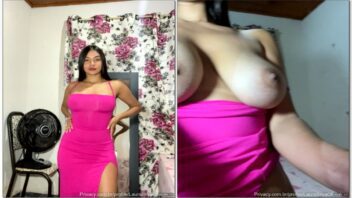 Laura Silva se masturbando com muito desejo de vestido