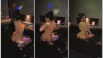 Poliana Arapiraca mostrando toda sua sensualidade na banheira do motel