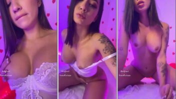 Karol Rosado, a colombiana, arrasa ao tirar a calcinha e exibir toda sua sensualidade e beleza no OnlyFans