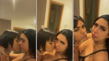 Vídeo de duas beldades no OnlyFans: Dessa Delle trocando beijos e carícias com amiga sensual