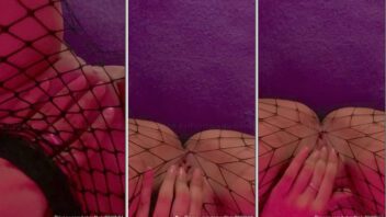 Video amador Diabela tocando a pepeca beiçudinha com lingerie safada