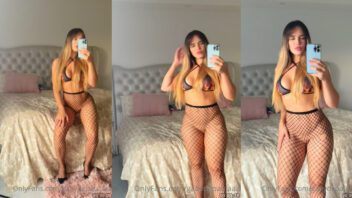 Famosa influenciadora do onlyfans Gaby de Paula compartilhou uma foto sensual no espelho usando meia calça, sem calcinha