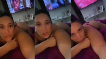 Cléo Silva, famosinha do OnlyFans, dançando com aquele bundão empinado e a calcinha bem enfiada