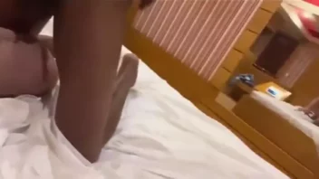 Coroa fudendo gostoso oral no pau do novinho
