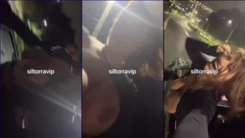 Sil Torra Torra chamando atenção ao exibir as teta volumosos em um local público