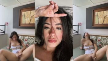 Nicks Vieira transando em um vídeo caseiro, se dando prazer com a xoxota toda molhadinha de querer