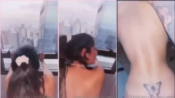 Gabi Saleh se divertindo em cenas de sexo intenso, com filmes pornôs legendados