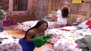 Flagra recente mostra vídeos de Gracyanne Barbosa