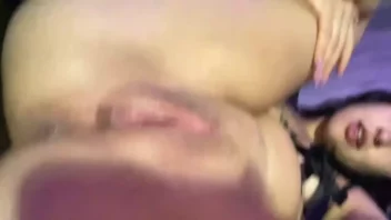 Martina Oliveira apareceu na internet sem roupa, com a xoxota transbordando de desejo