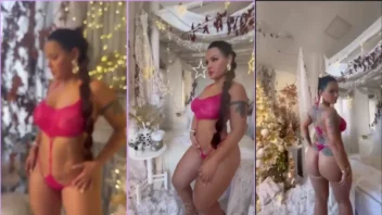 Deliciosa, a Dj Crystal com seu bundão arrasando de costas!