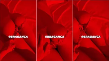 Mc Bragança liberando a sensualidade e mostrando o bundão pra atrair paquera