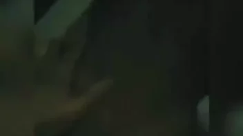 Mina magrinha se divertindo na cama com o boy