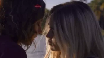 Paolla Oliveira e Nanda Costa protagonizam cena com temática lésbica