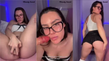 Mandy Sweet vai fundo no Privacy, peladona, se masturbando com um consolo e aproveitando ao máximo!
