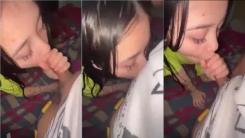 Novinha caindo de boca no tio safadão em um vídeo de família bem íntimo