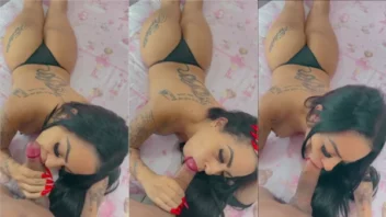 Moreninha do Porncarioca mamando o rolo do namorado