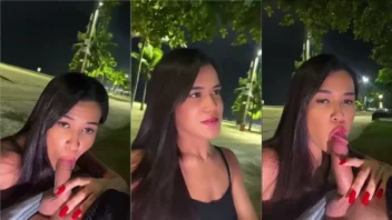 Sexo caseiro na rua com a Kauanne fazendo o que sabe de melhor!