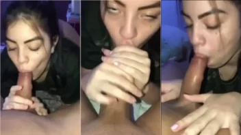Estudante que foi divulgada pelo ex agora tá na net fazendo um boquete bem picante