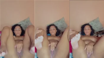Nudes expostos de brasileiras se divertindo na masturbação de um jeito imperdível!