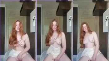Revista Playboy traz a beldade do momento que foi flagrada se divertindo sozinha com sua bucetinha rosa na internet