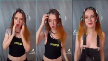 Ver um filme pornô caseiro com uma novinha magrinha pelada