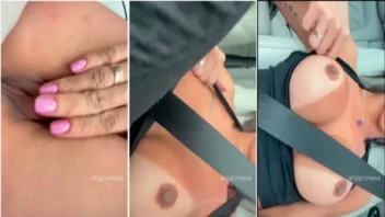 Ah, uma japonesa se aquecendo dentro do carro!