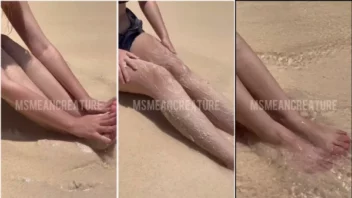 Vídeo da msbreewc na praia, curtindo um bronzeado delicioso!