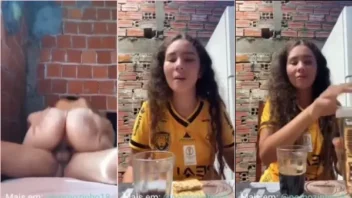 Faveladinha se divertindo pra valer no barraco despretensioso