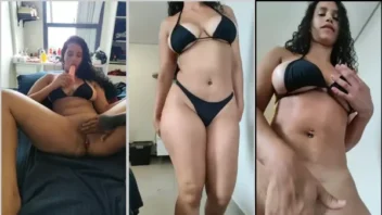 Postaram na internet uma gata novinha se exibindo e rebolando de um jeito irresistível!