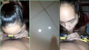 Canto secreto da prima jovem com a bocão aguado