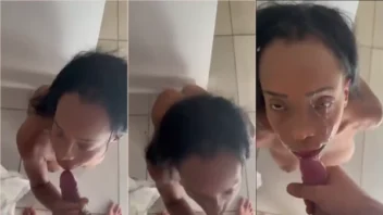 Vídeos pornôs da Kali Lima, ela leva uma gozadona na cara depois de fazer um boquete