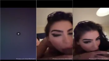 Mc Mirella é uma safadinha que curte se deliciar com um pauzão!