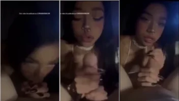 Menina nova se deliciando com um membro potente, babando nesse tamanho irresistível