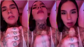 Camila Arbelaez se divertindo com o peitão lá de cima!