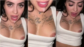 MC Mirella sendo irresistível e esbanjando sensualidade na hora H