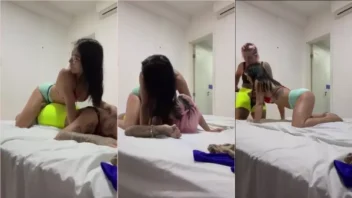 Vídeo caseiro da Lolla Martinelli e sua parceira de diversão!