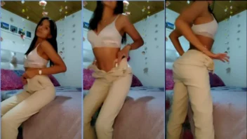 Viviana Sanchez, uma gata latina bem safadinha se divertindo