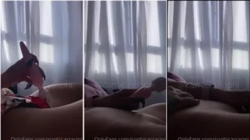 Sophia Carracini se divertindo pra valer com o vibrador na xoxota!