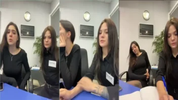 Vídeo da gata irresistível se divertindo com a amiga no trampo