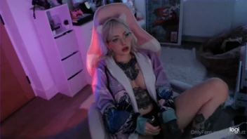 Vídeo da Rubia Butt: gamer cheia de charme e um pouco safada!