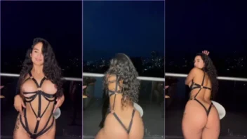 Flagra da Sarisbenavidezl de calcinha é de tirar o fôlego!