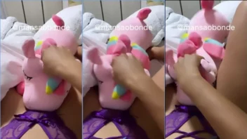 Foi parar na rede um vídeo da Juliana Bonde se dando prazer