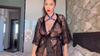 Mia_only_mia em um vídeo se esfregando gostoso