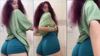 Samara Costa ebuceta sua bunda incrível
