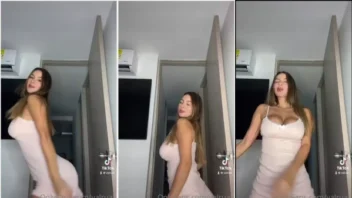 Vídeo picante da novinha gata no OnlyFans!